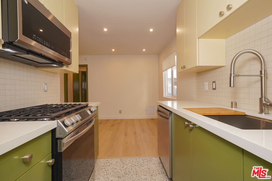6615 Franklin Ave Unit: 124