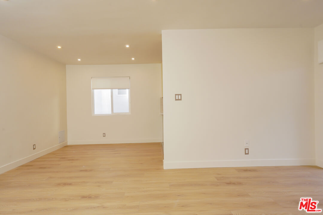 6615 Franklin Ave Unit: 124