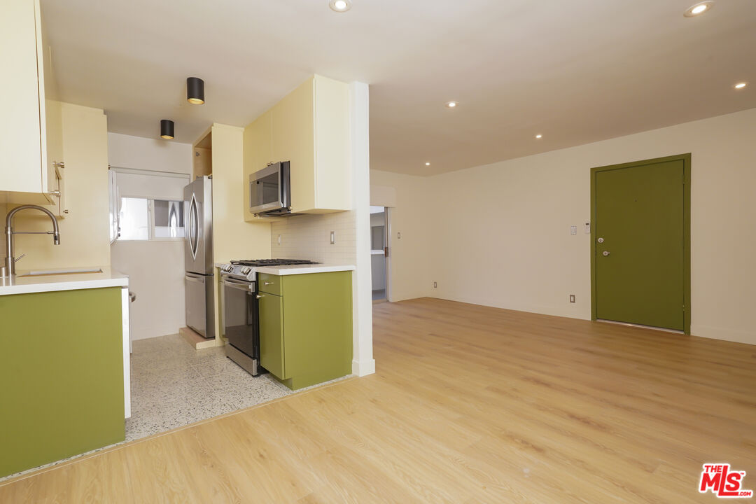 6615 Franklin Ave Unit: 124