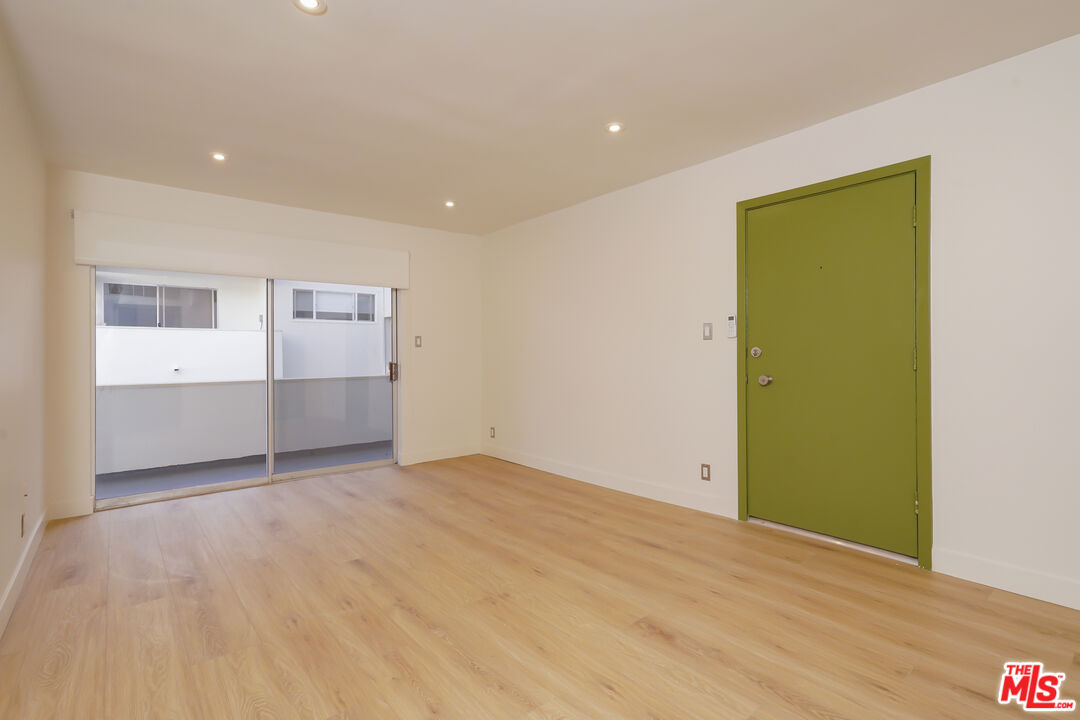 6615 Franklin Ave Unit: 124