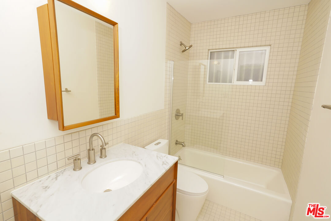 6615 Franklin Ave Unit: 118