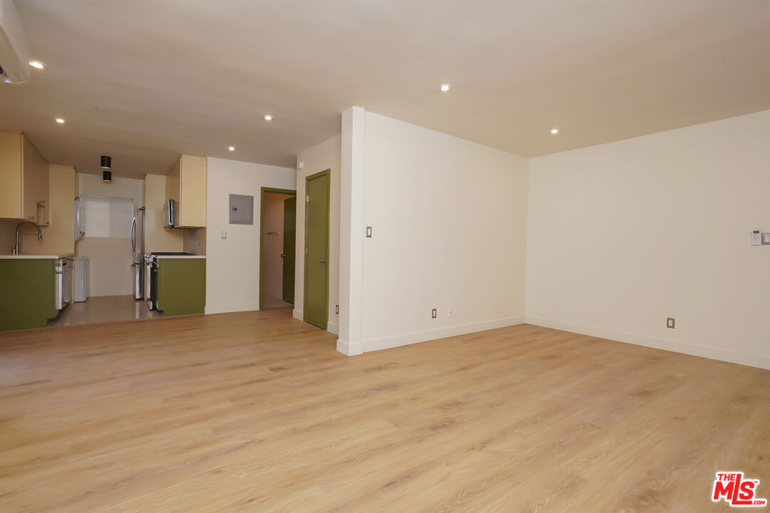 6615 Franklin Ave Unit: 118