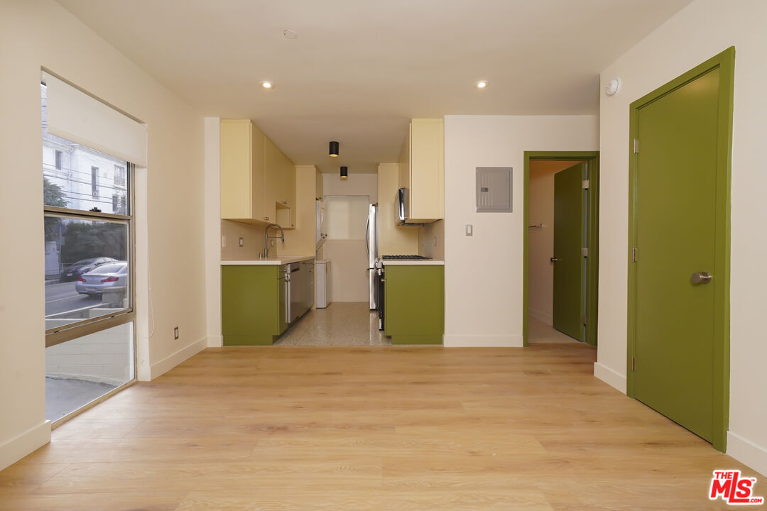 6615 Franklin Ave Unit: 118