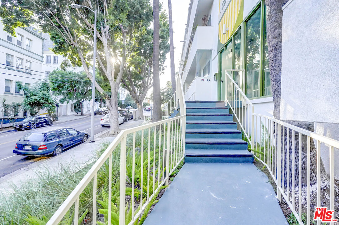6615 Franklin Ave Unit: 118