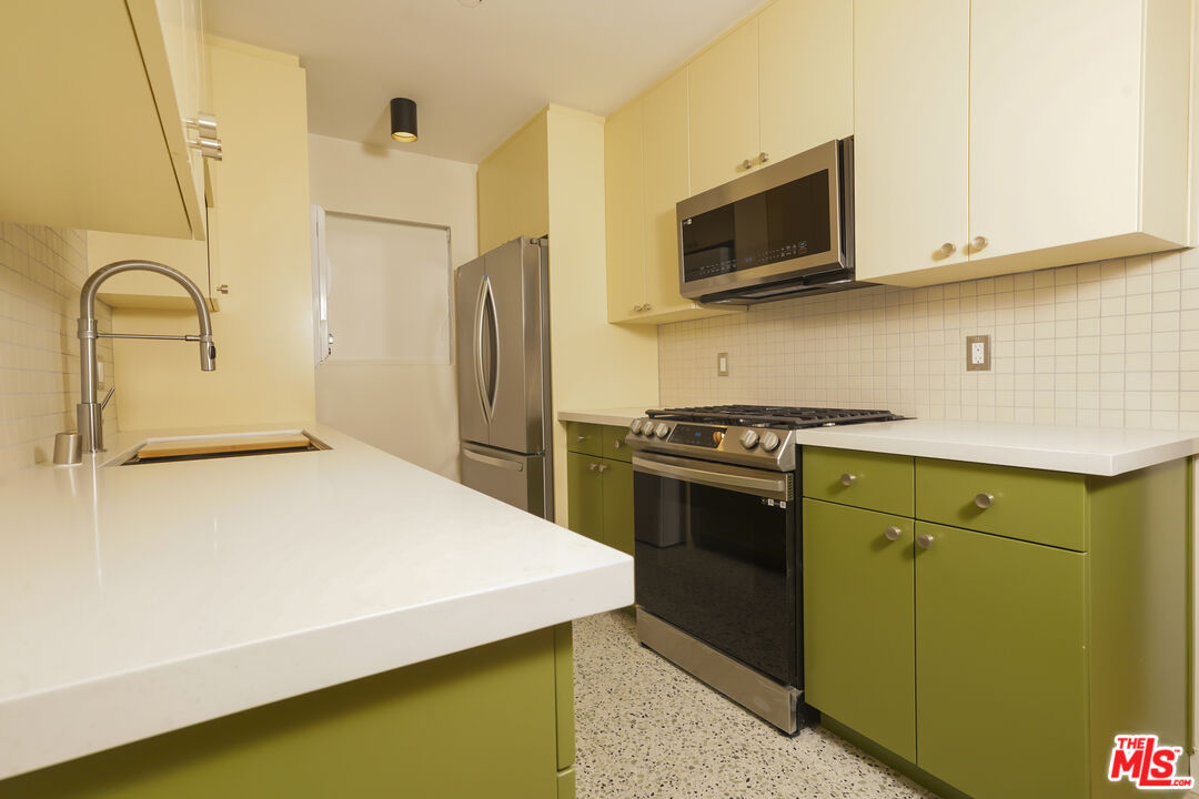 6615 Franklin Ave Unit: 118