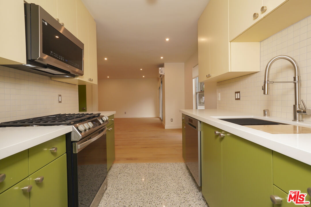 6615 Franklin Ave Unit: 118
