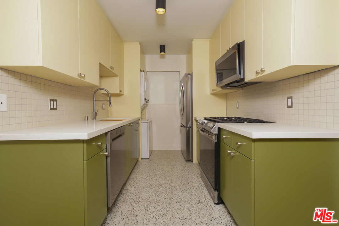 6615 Franklin Ave Unit: 118