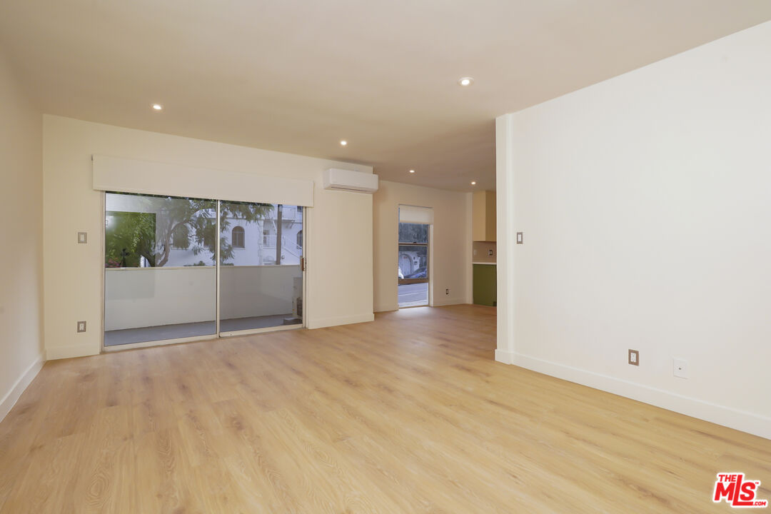 6615 Franklin Ave Unit: 118