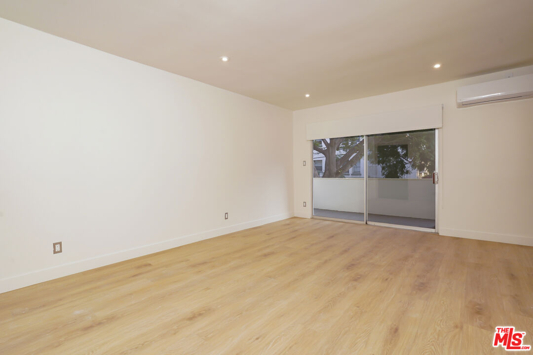 6615 Franklin Ave Unit: 118