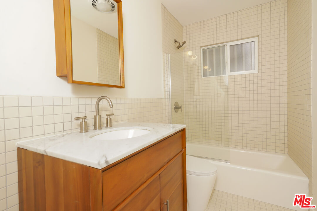 6615 Franklin Ave Unit: 118