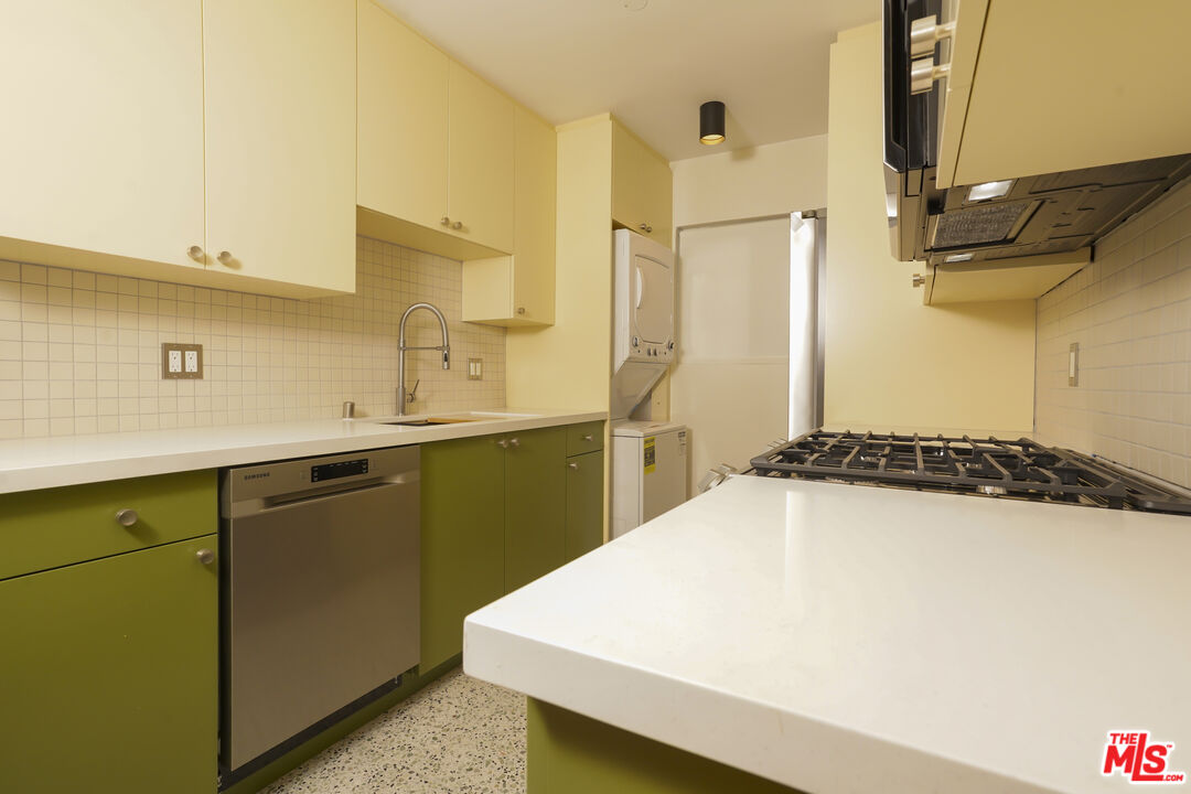 6615 Franklin Ave Unit: 118
