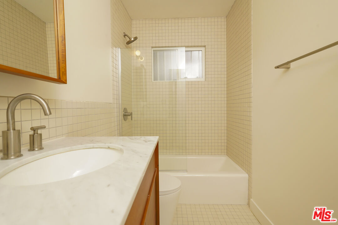 6615 Franklin Ave Unit: 118