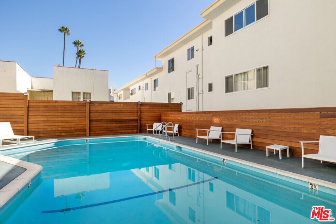 6615 Franklin Ave Unit: 105