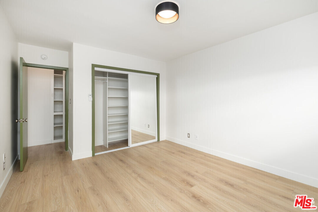 6615 Franklin Ave Unit: 122