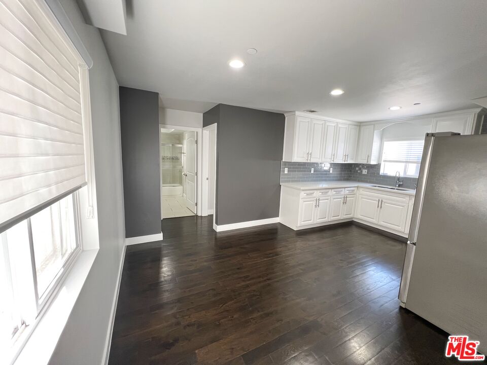 21141/2 S Ridgeley Dr
