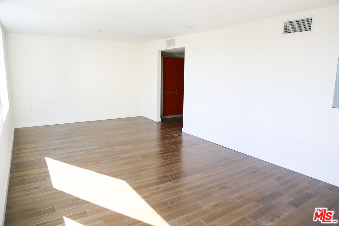 901 S Flower St Unit: 704