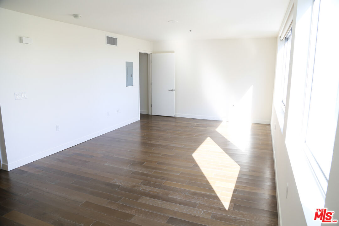 901 S Flower St Unit: 704