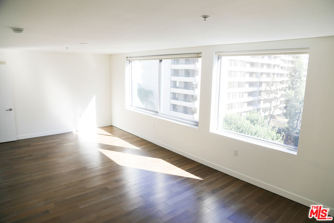 901 S Flower St Unit: 704