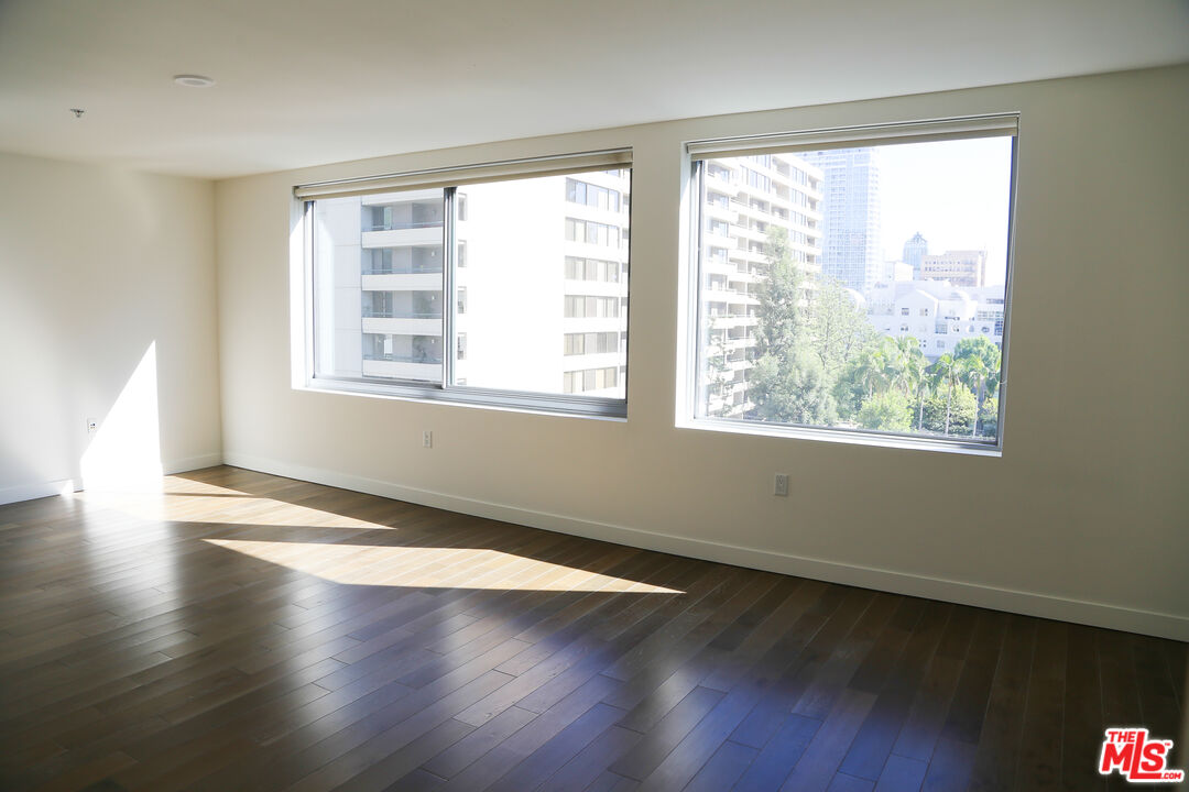 901 S Flower St Unit: 704