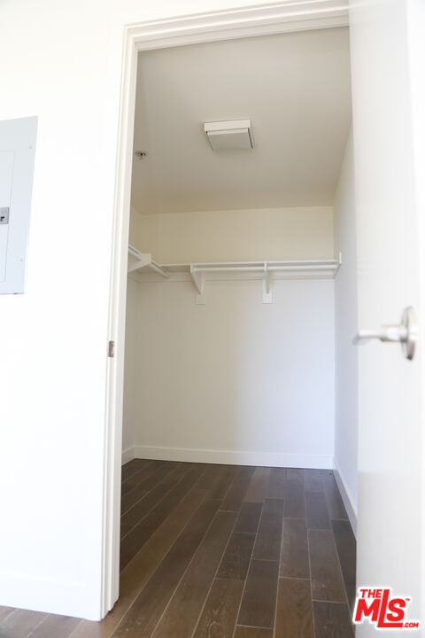 901 S Flower St Unit: 704