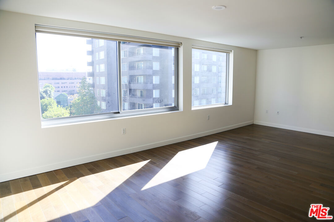 901 S Flower St Unit: 704