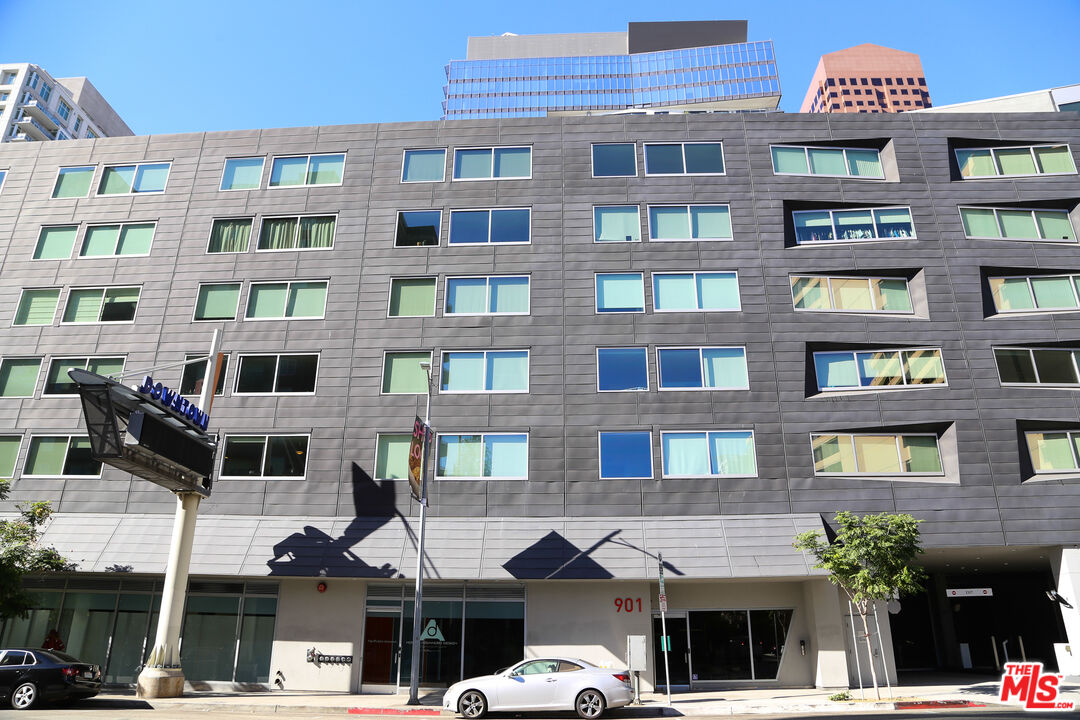 901 S Flower St Unit: 704