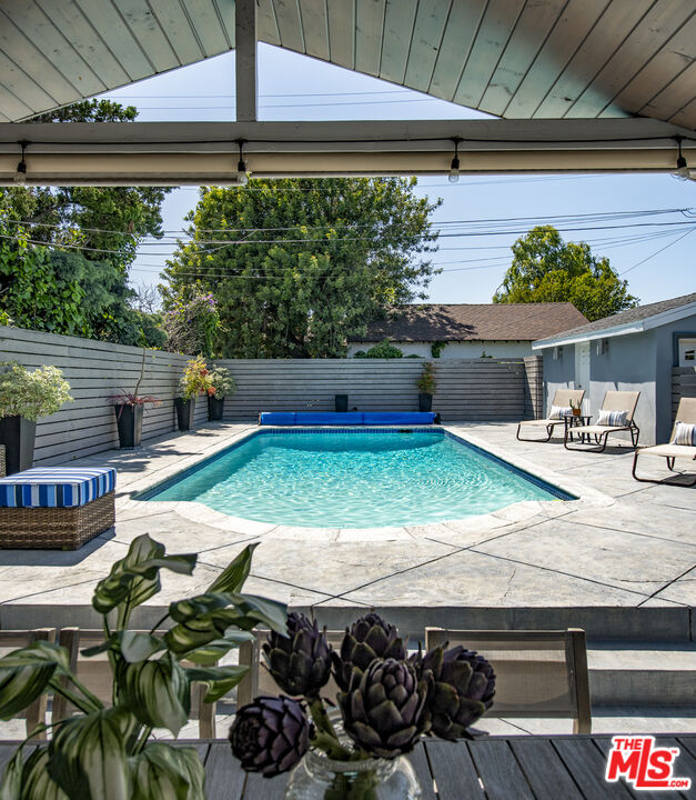 4831 Stansbury Ave