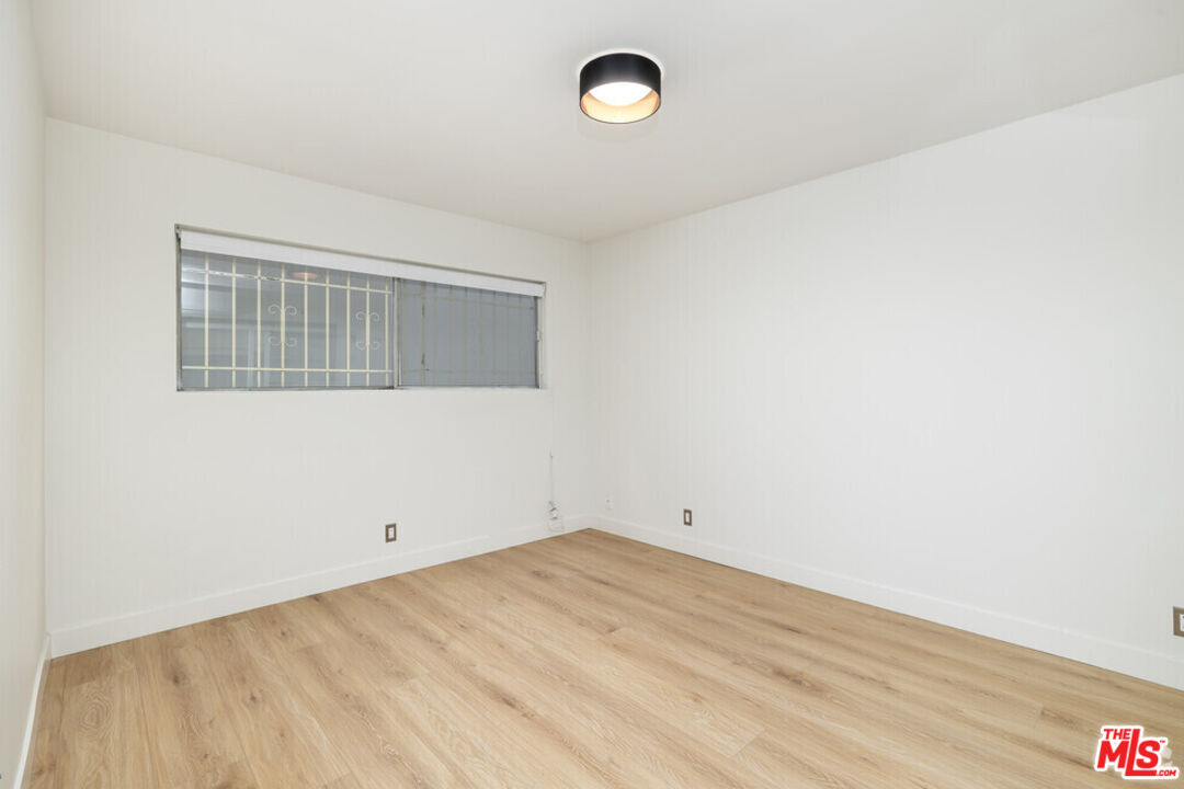 6615 Franklin Ave Unit: 205