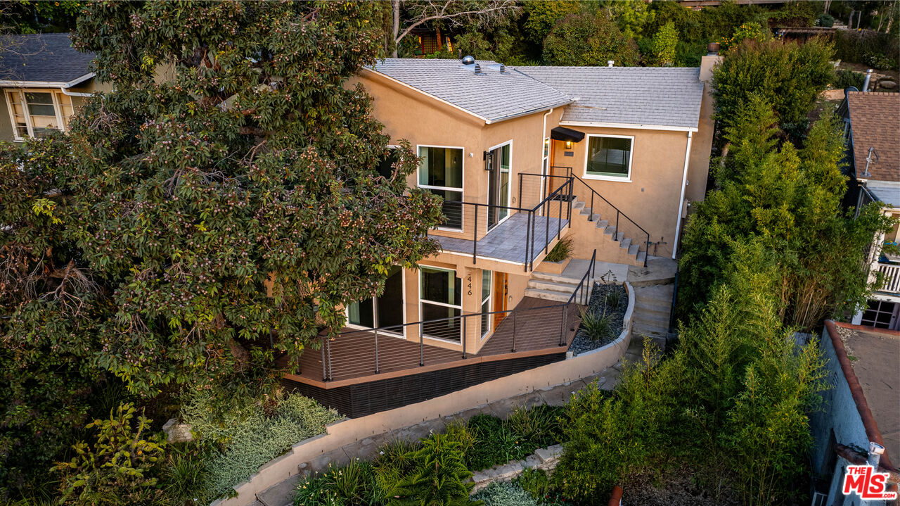 2446 Hidalgo Ave