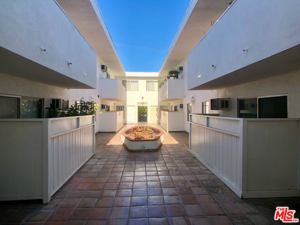 836 Westbourne Dr Unit: 202