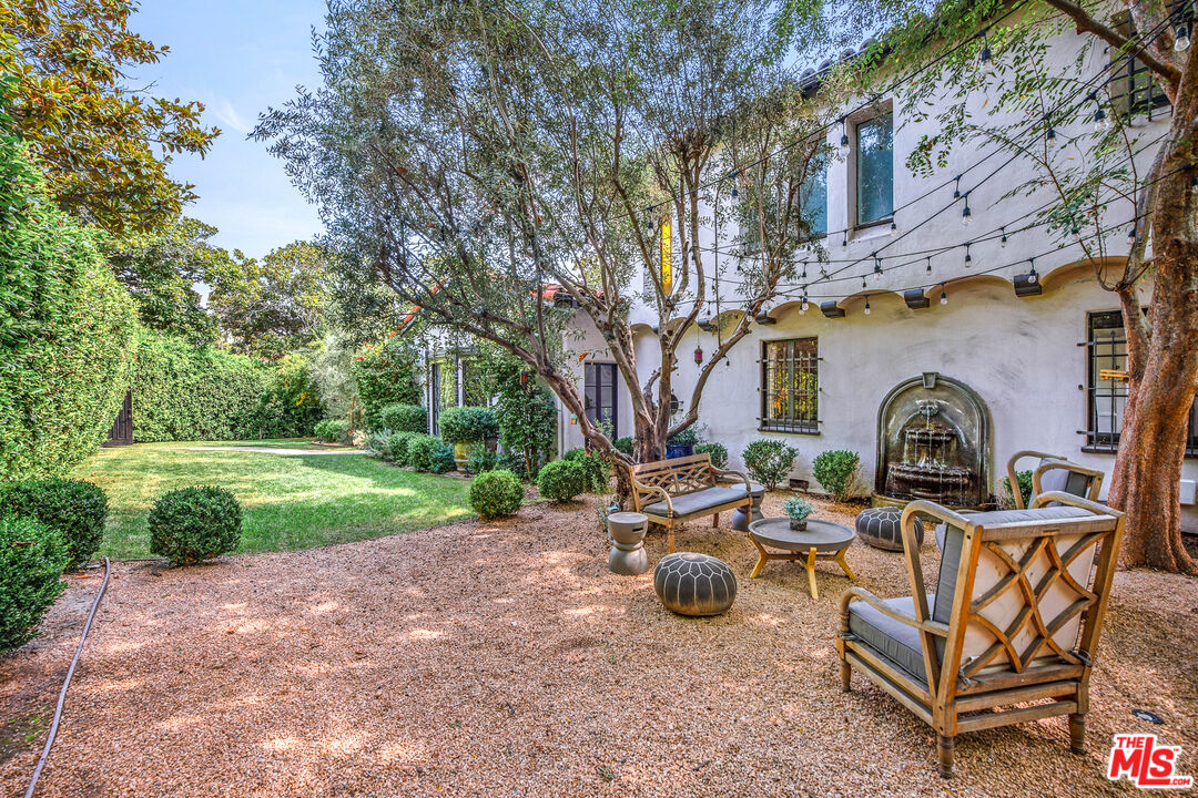 3588 Griffith Park Blvd