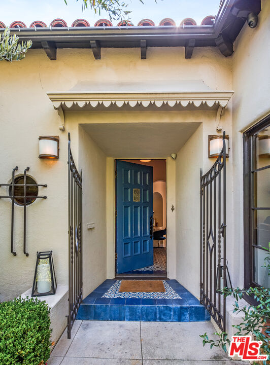 3588 Griffith Park Blvd