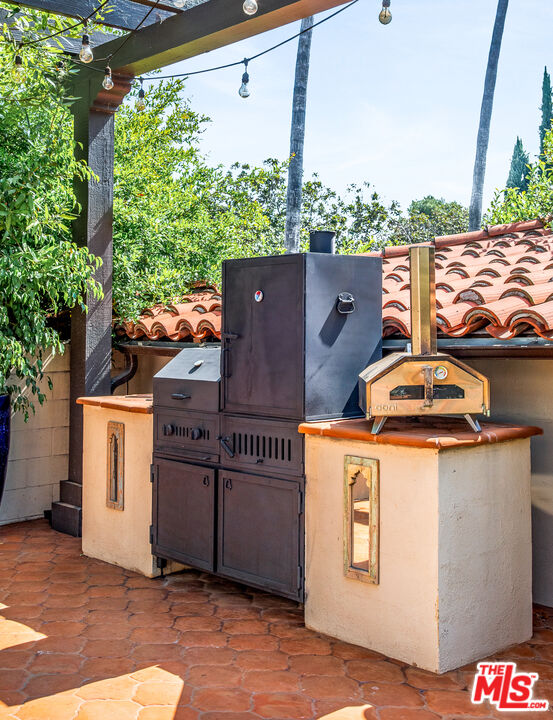 3588 Griffith Park Blvd