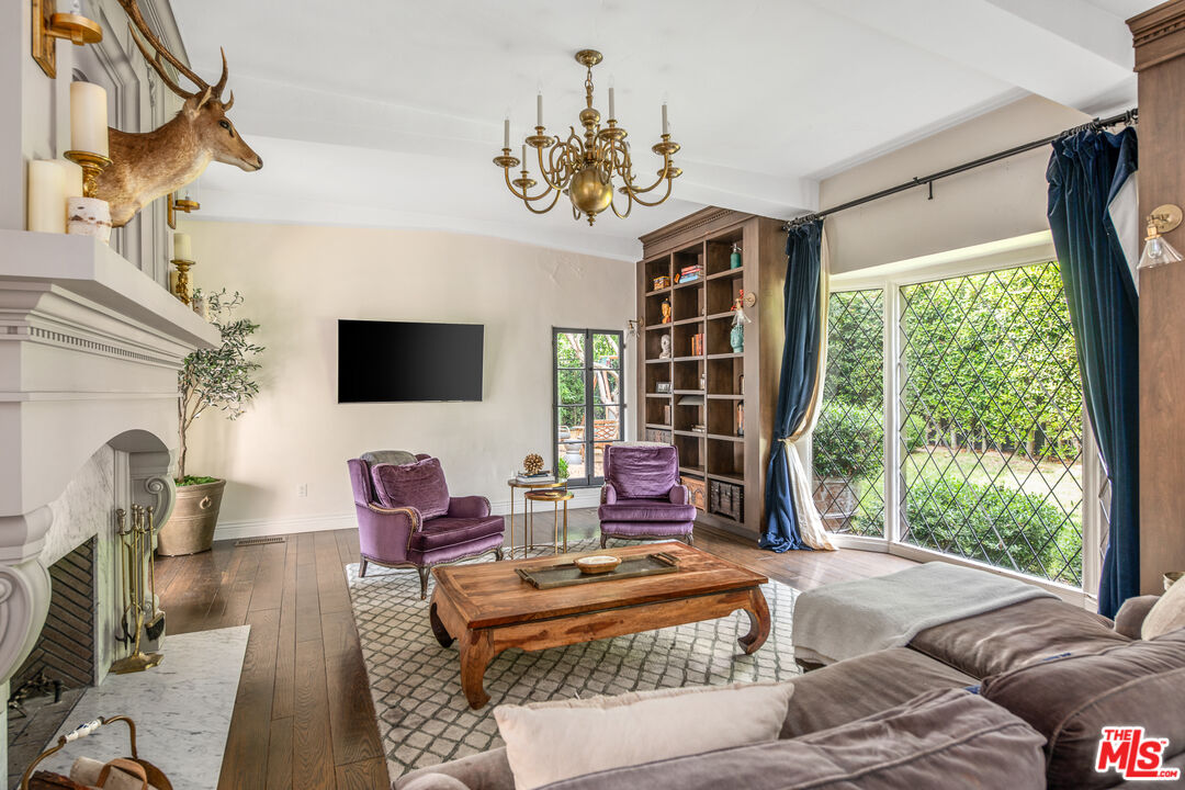 3588 Griffith Park Blvd