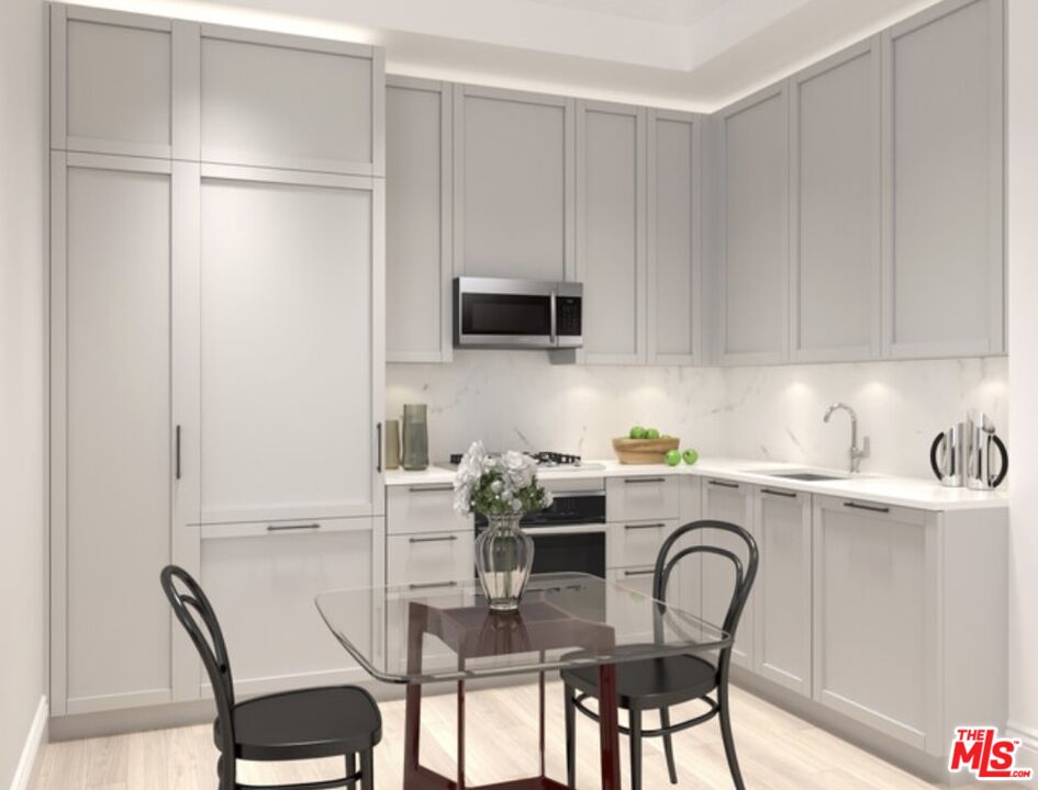 5768 W 3rd St Unit: 205