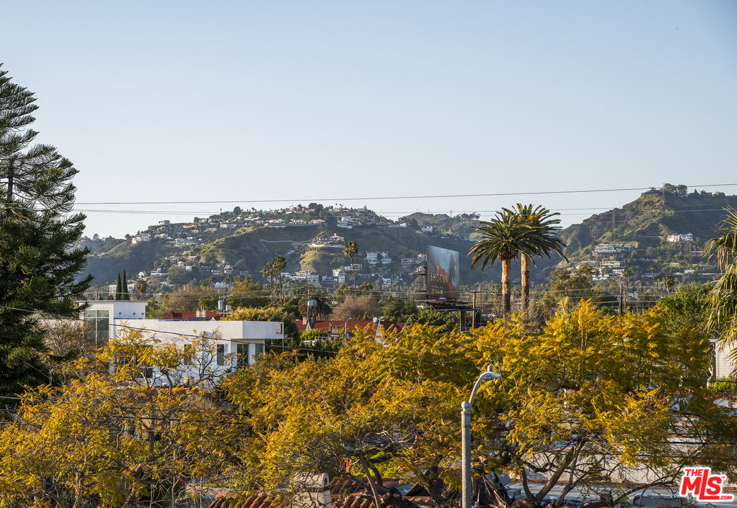 542 N Vista St