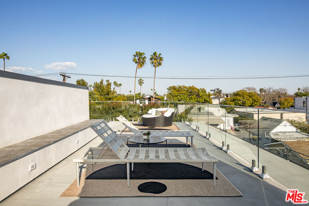542 N Vista St