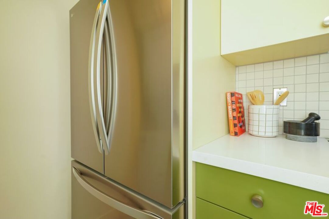 6615 Franklin Ave Unit: 221