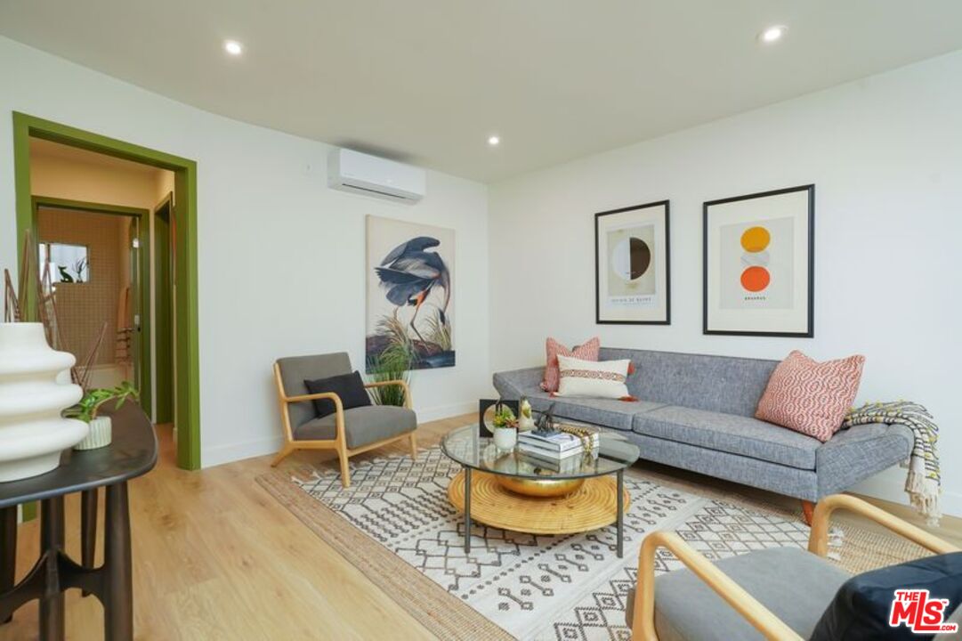 6615 Franklin Ave Unit: 221