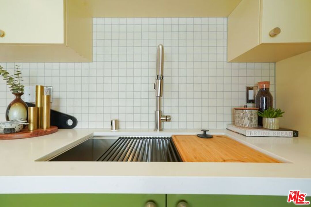 6615 Franklin Ave Unit: 221