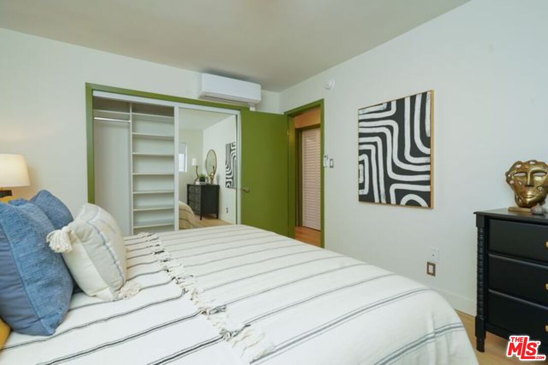 6615 Franklin Ave Unit: S2