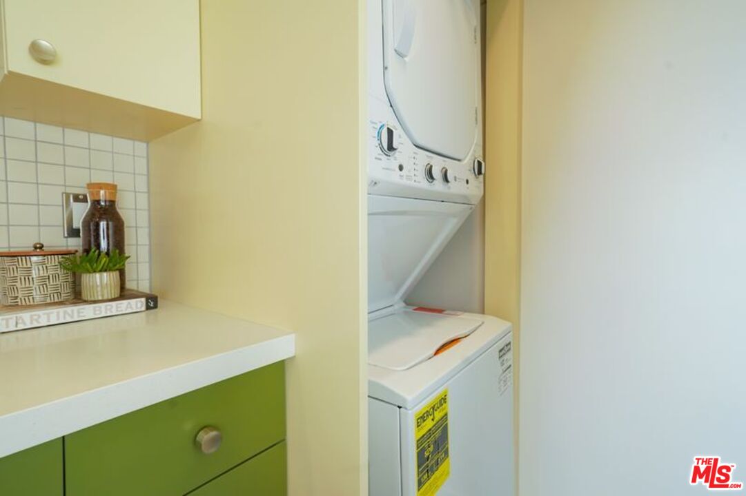 6615 Franklin Ave Unit: S2