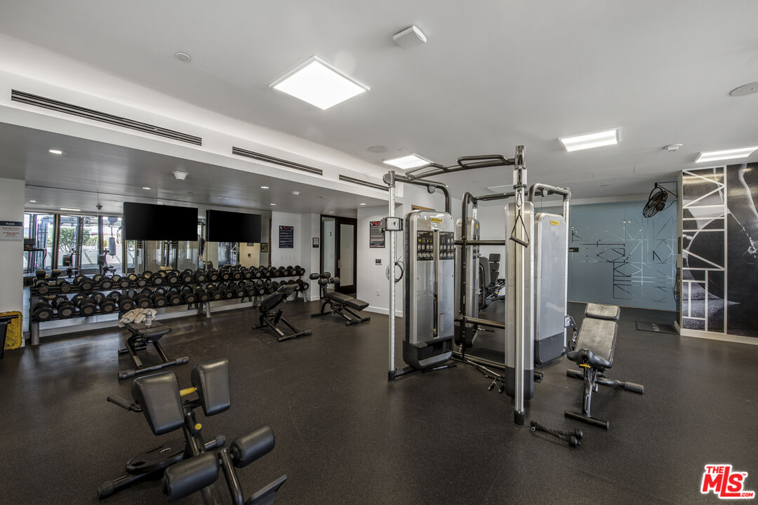 1100 S Grand Ave Unit: A209