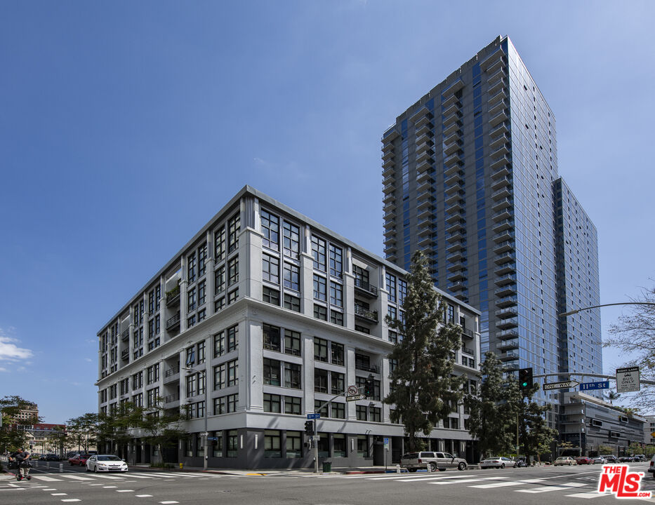 1100 S Grand Ave Unit: A209