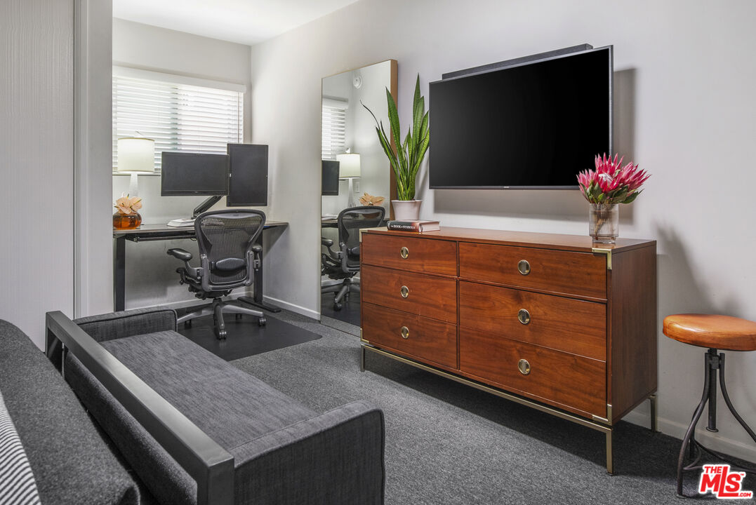 7949 Selma Ave Unit: 18