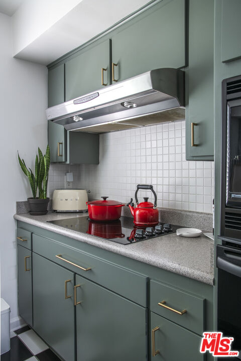 7949 Selma Ave Unit: 18