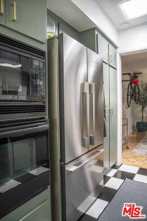 7949 Selma Ave Unit: 18