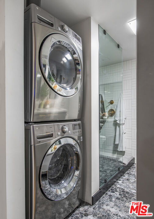 7949 Selma Ave Unit: 18