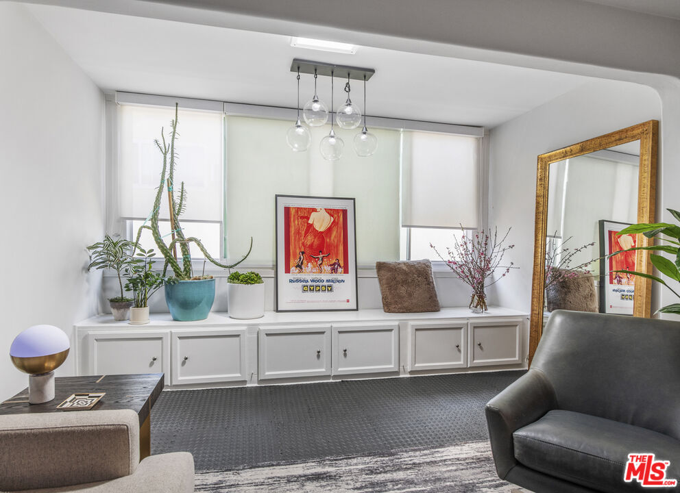 7949 Selma Ave Unit: 18