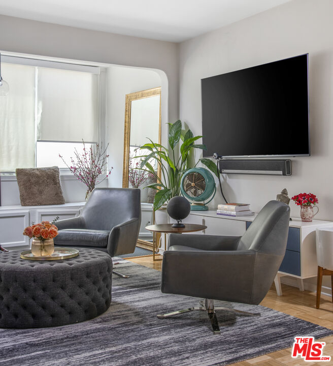 7949 Selma Ave Unit: 18